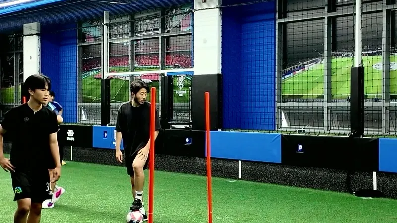LED targets and ball launchers inside FootballZon Anyang Academy